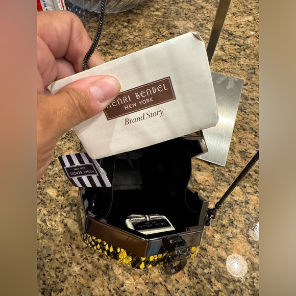 New Henri Bendel Octagon Chain Bag Full Inclusion - Picture 7 of 9